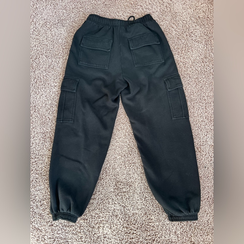 Aritzia Black Cargo Sweatpants - Picture 2 of 5
